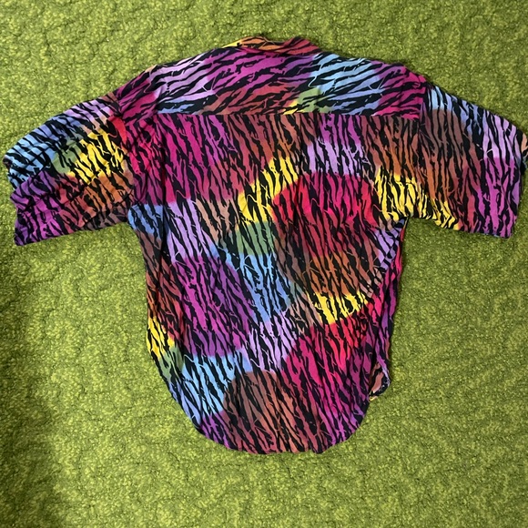 Retro Tiger Print Button-Up Shirt - Picture 3 of 8